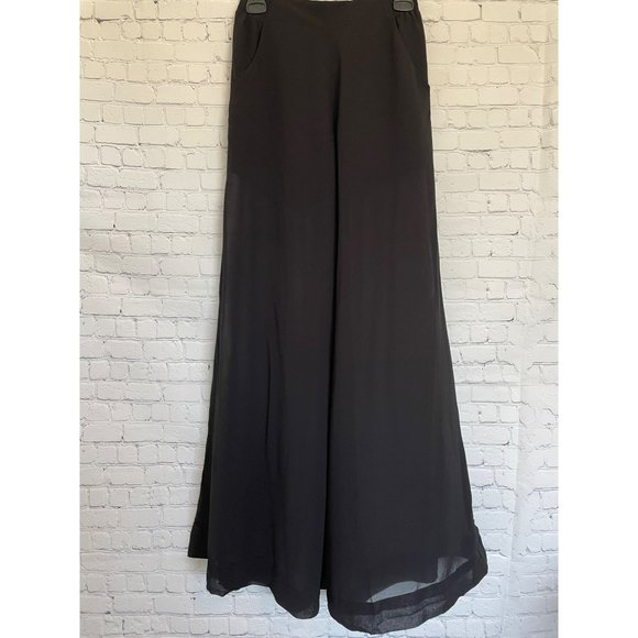 UNIQ Pants - NWT UNIQ Black Chiffon Wide Leg Pants size Small